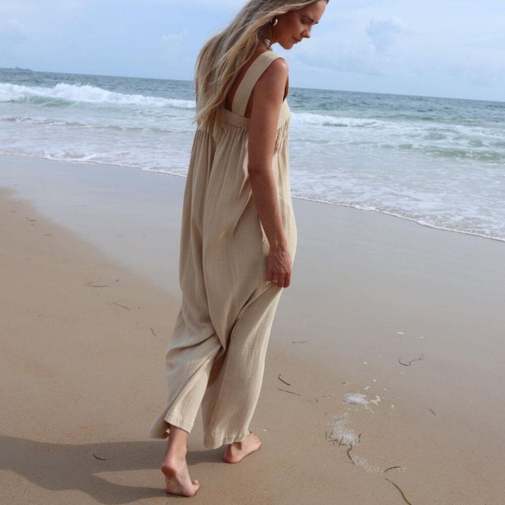 hunter & brown Wide Leg Flexwear Jumpsuit Beige xs NWT